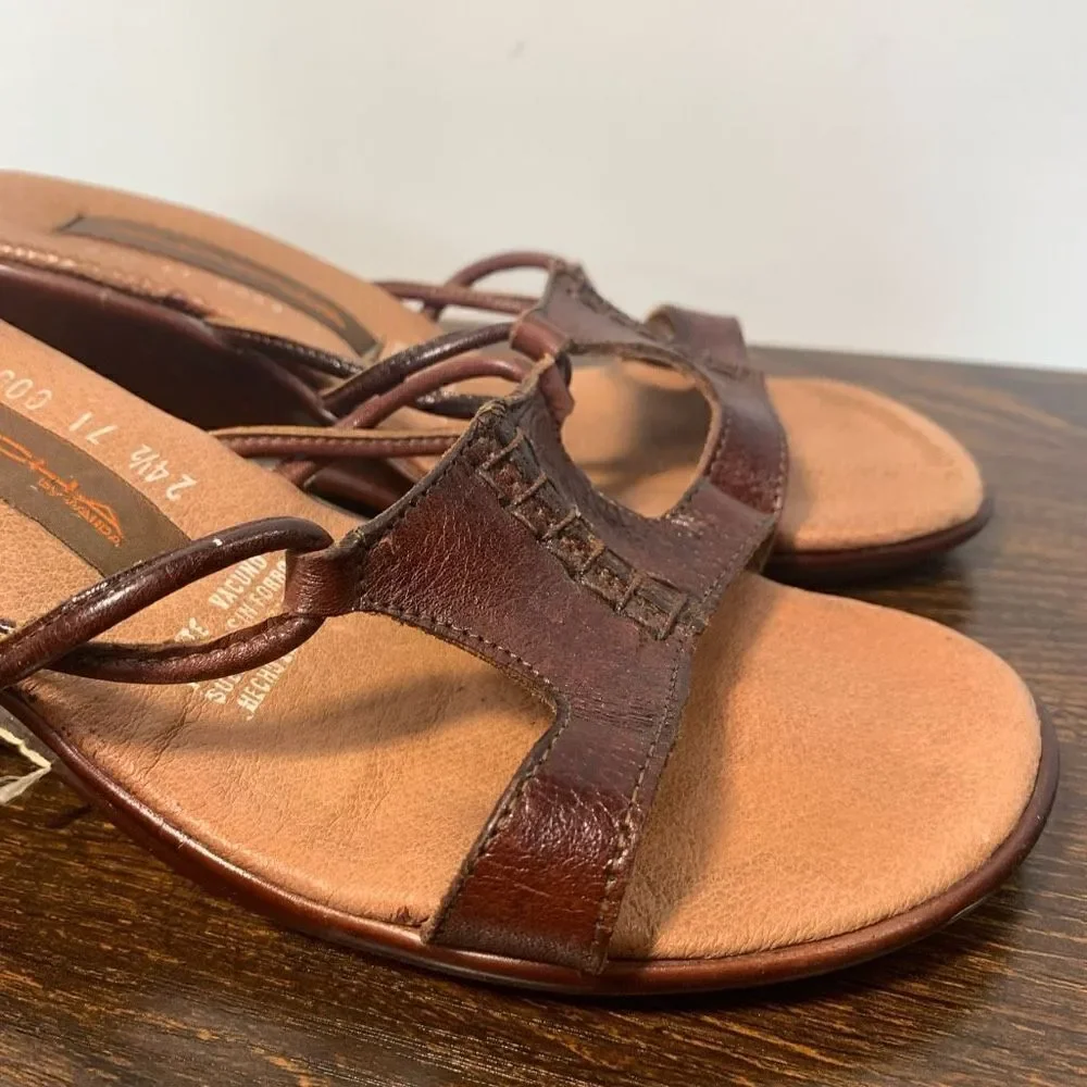 Chacha brown leather open toe mule, slip on size 8/24.5 ￼